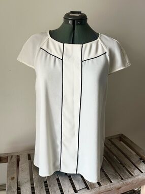 Zara Woman Ivory Blouse | Black Piping | Minimalist Chic | Size M